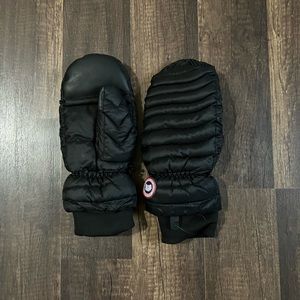Canada goose mittens